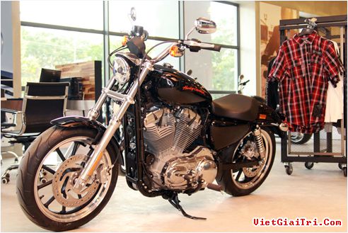 Harley-Davidson 883 Superlow 2014